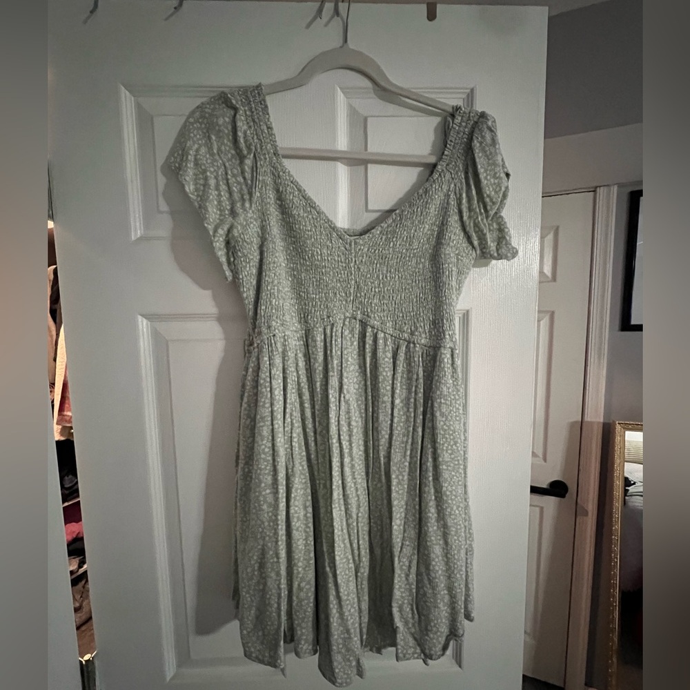 Women’s Hollister green floral romper size large